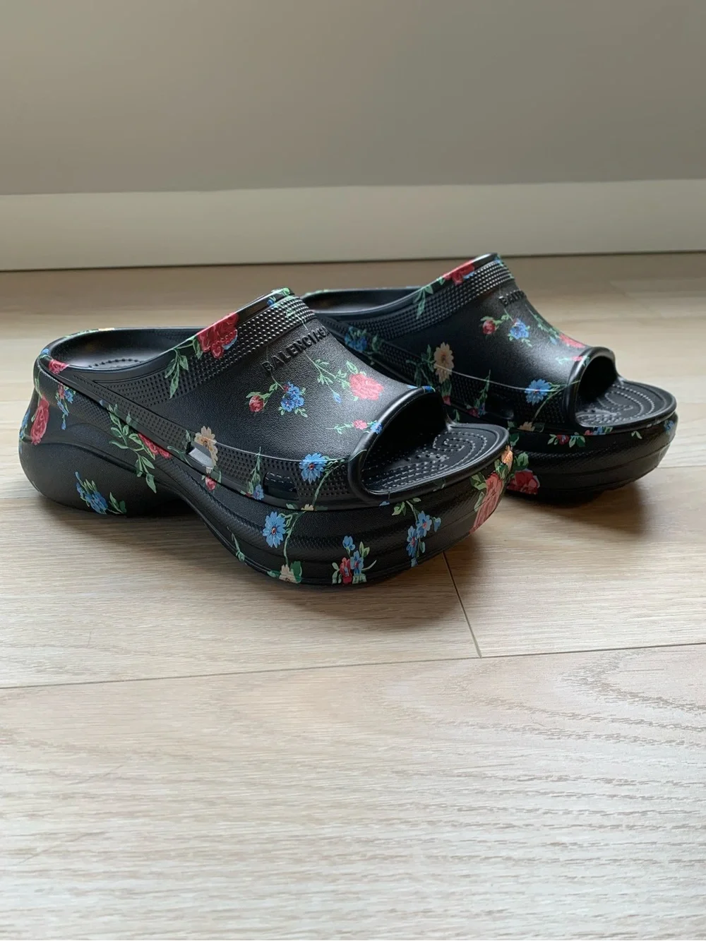 Balenciaga x Crocs Black Floral Platform Pool Slide NWT Size 39 FR